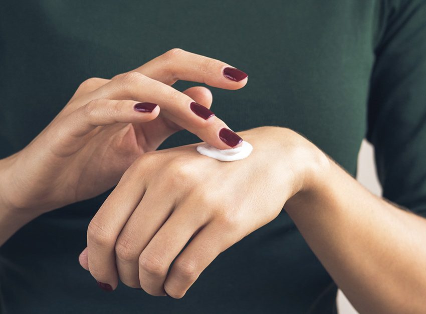 8 легких решений для лечения грубых и сухих рук