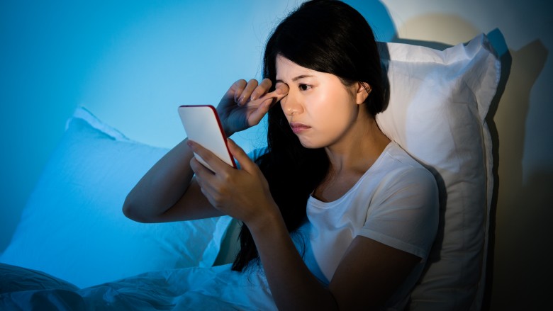 5 опасностей излучения сотового телефона для глаз