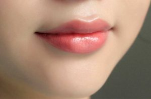natural pink lips
