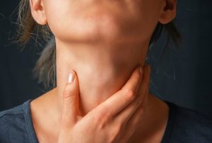 warning signs of sore throat
