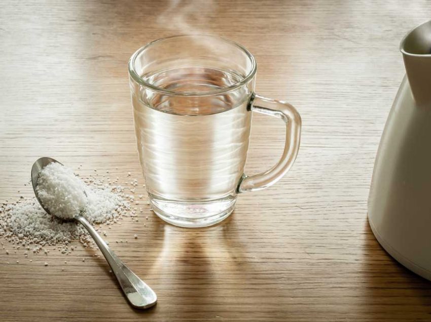 13 преимущества от употребления теплой соленой воды в течение недели