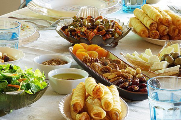 10 лучших продуктов для сухура во время Рамадана
