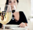 Правда ли, что белое вино увеличивает риск развития рака кожи?